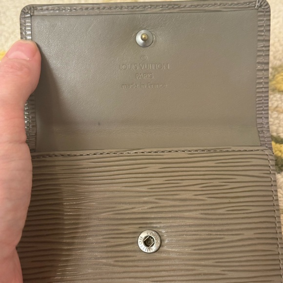 Unisex LOUIS VUITTON Vintage Epi-Leather Elise Tri-Fold Compact Wallet - Taupe - Picture 10 of 16